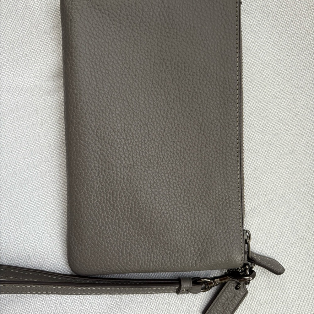 Coach Gray Leather wristlet - Picture 3 of 4